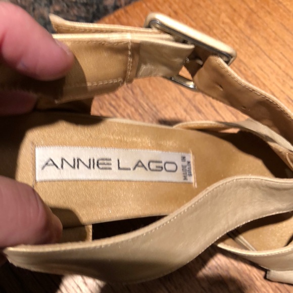 Vintage Annie Lago Gold Strap Sandals Size 9 AA - Picture 4 of 5